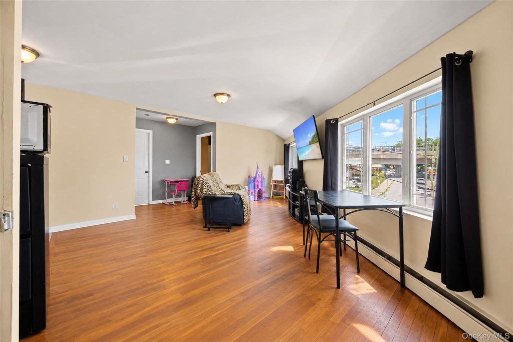577 Aztec Place, Far Rockaway, NY 11691 — photo 2
