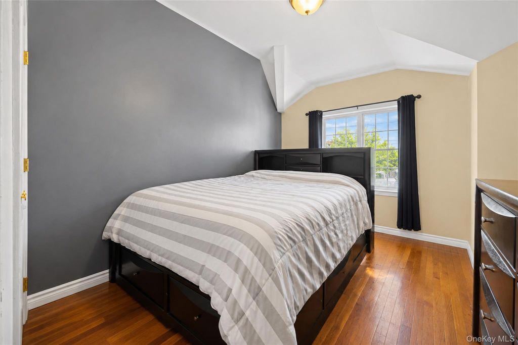 577 Aztec Place, Far Rockaway, NY 11691 — photo 5