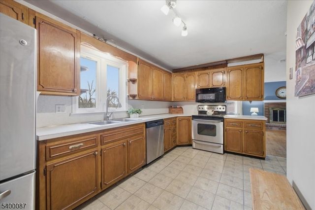 97 Skyview Dr, Washington Twp., NJ 07882