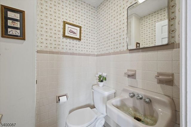 97 Skyview Dr, Washington Twp., NJ 07882