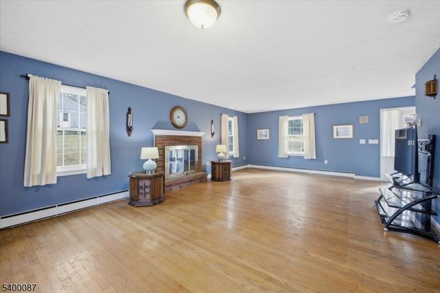 97 Skyview Dr, Washington Twp., NJ 07882