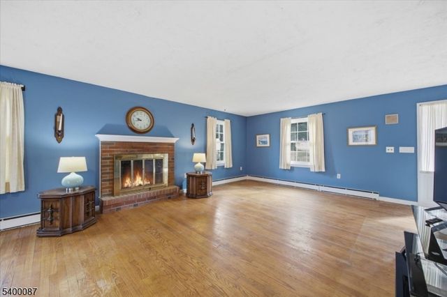 97 Skyview Dr, Washington Twp., NJ 07882