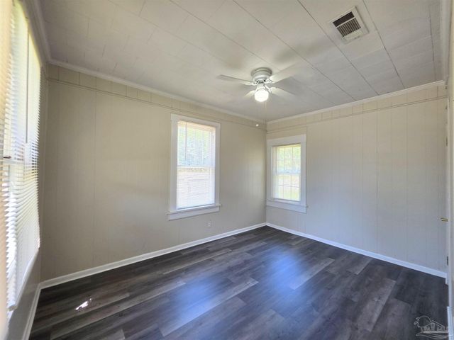 5404 Blue Angel Pkwy, Pensacola, FL 32526