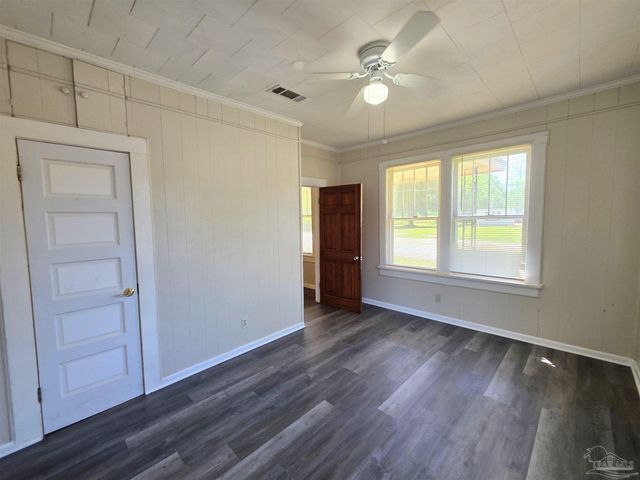 5404 Blue Angel Pkwy, Pensacola, FL 32526