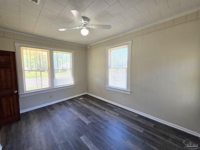 5404 Blue Angel Pkwy, Pensacola, FL 32526