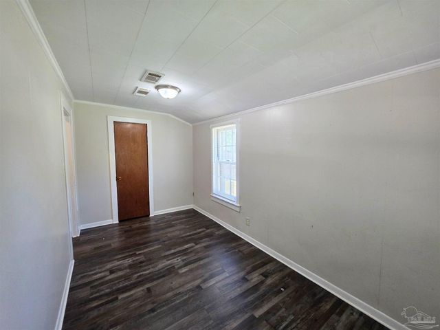5404 Blue Angel Pkwy, Pensacola, FL 32526