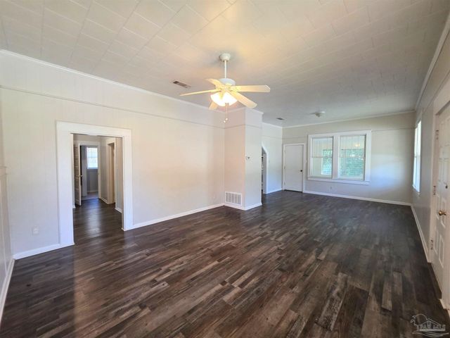 5404 Blue Angel Pkwy, Pensacola, FL 32526