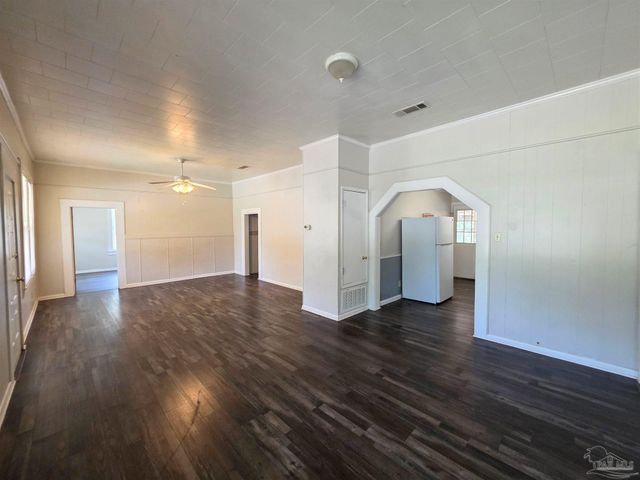 5404 Blue Angel Pkwy, Pensacola, FL 32526