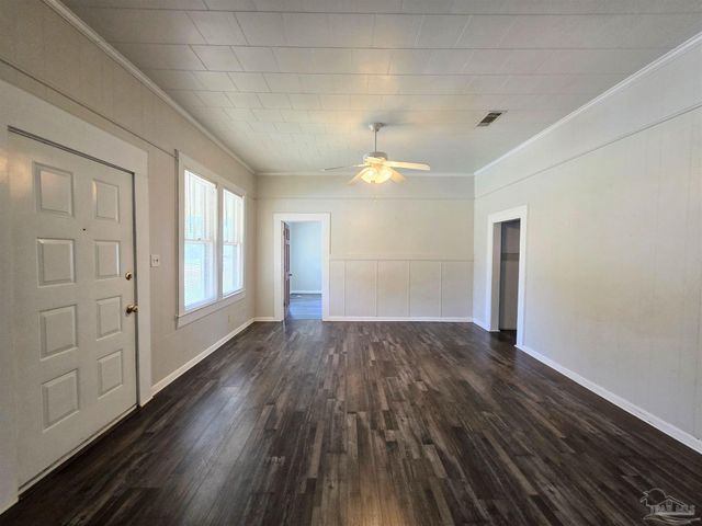 5404 Blue Angel Pkwy, Pensacola, FL 32526