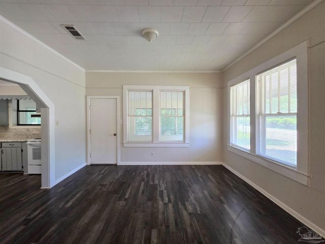 5404 Blue Angel Pkwy, Pensacola, FL 32526