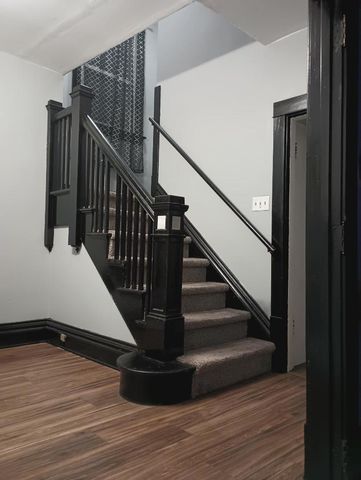 239 W Hayes Street, Davenport, IA 52803
