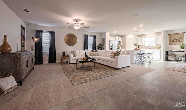 13914 Ivory Chalice Drive 18 LW, Bakersfield, CA 93311