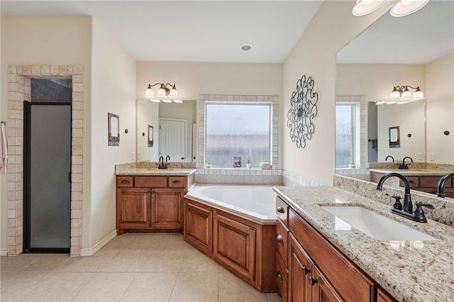 2511 Hailes Lane, College Station, TX 77845