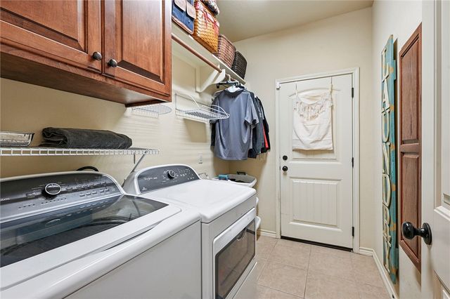 2511 Hailes Lane, College Station, TX 77845