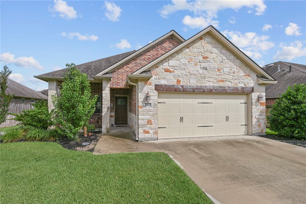 2511 Hailes Lane, College Station, TX 77845