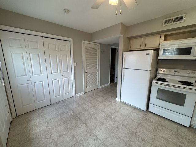 175 Edgewood Dr, Hendersonville, TN 37075