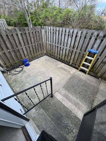 175 Edgewood Dr, Hendersonville, TN 37075