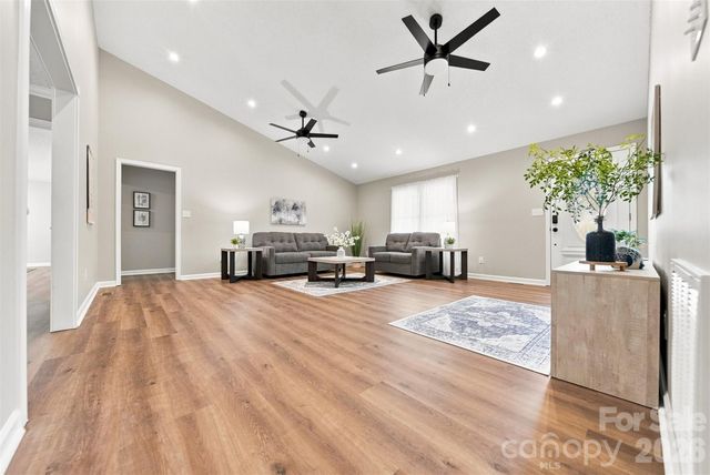 136 Cook Lane, Hickory, NC 28601