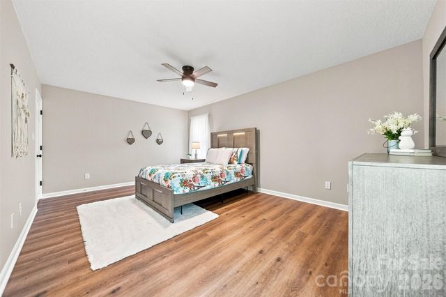 136 Cook Lane, Hickory, NC 28601