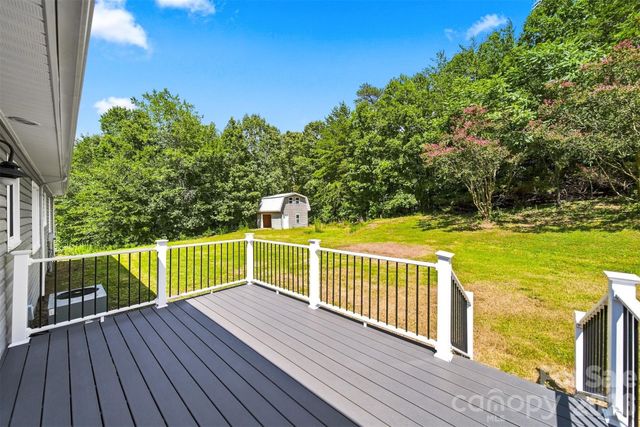 136 Cook Lane, Hickory, NC 28601