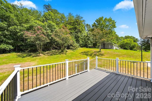 136 Cook Lane, Hickory, NC 28601