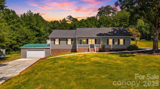 136 Cook Lane, Hickory, NC 28601
