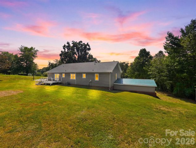136 Cook Lane, Hickory, NC 28601