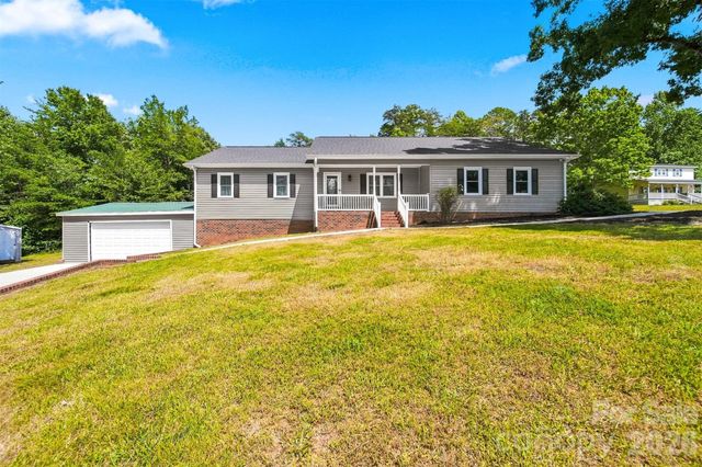 136 Cook Lane, Hickory, NC 28601