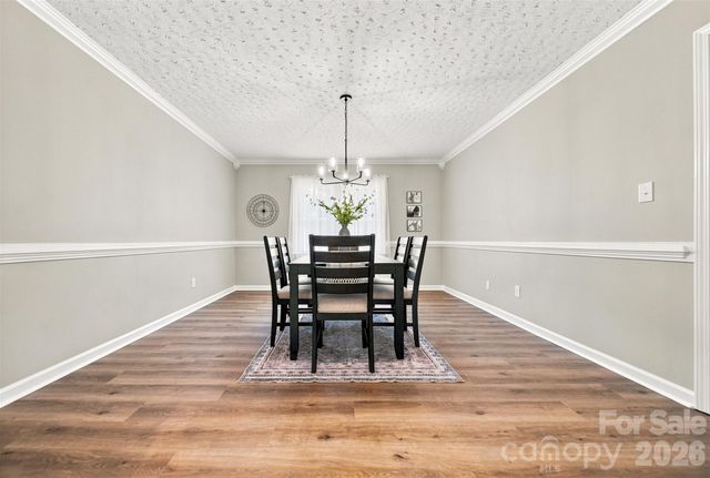 136 Cook Lane, Hickory, NC 28601