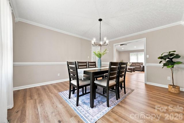 136 Cook Lane, Hickory, NC 28601