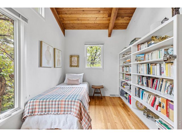 303 Hollyberry Ln, Boulder, CO 80305