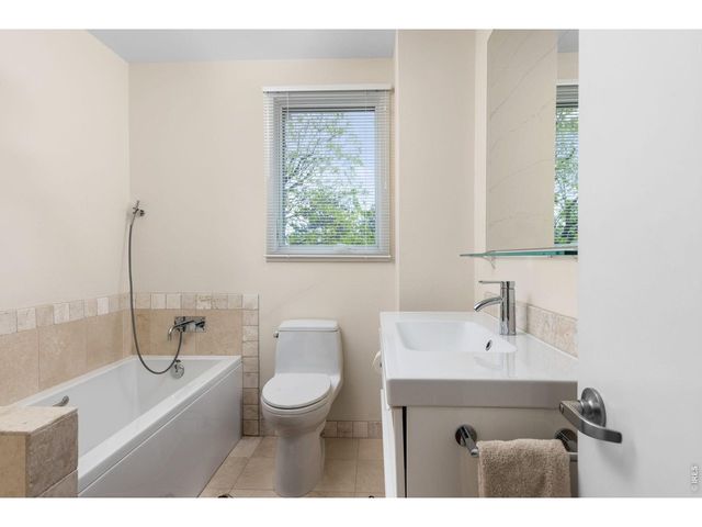 303 Hollyberry Ln, Boulder, CO 80305