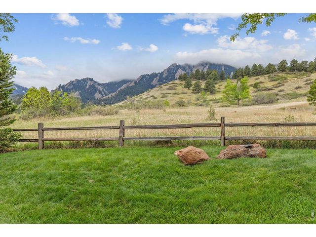 303 Hollyberry Ln, Boulder, CO 80305