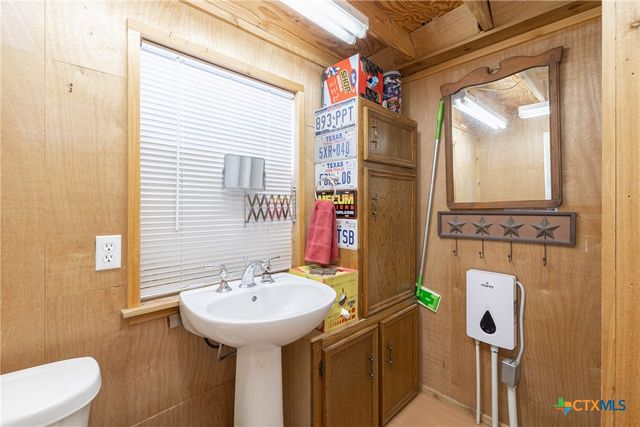 7429 HWY 142, Maxwell, TX 78656
