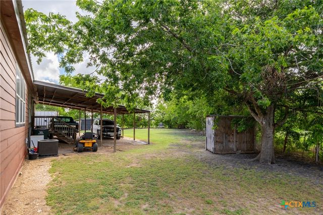 7429 HWY 142, Maxwell, TX 78656