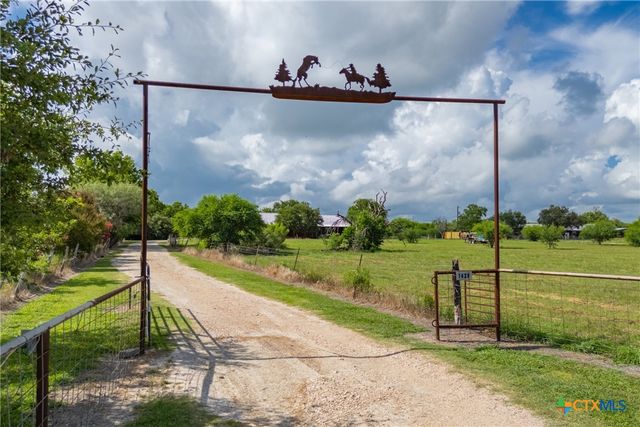7429 HWY 142, Maxwell, TX 78656