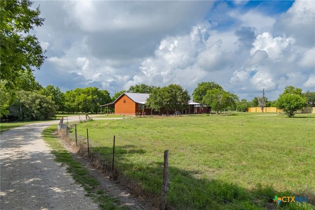 7429 HWY 142, Maxwell, TX 78656