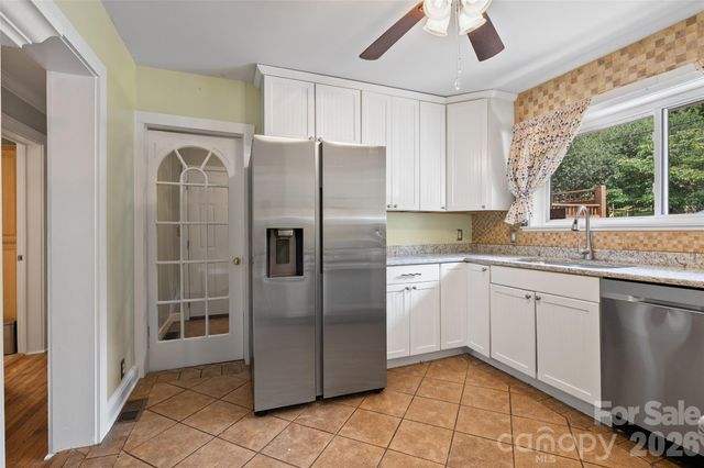 155 Michigan Avenue, Asheville, NC 28806