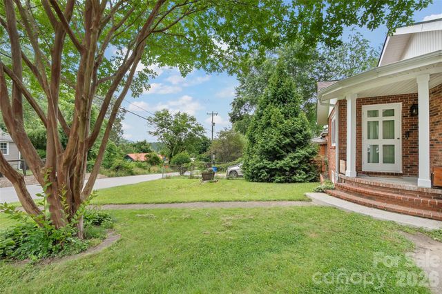 155 Michigan Avenue, Asheville, NC 28806