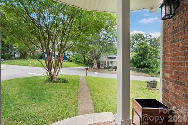 155 Michigan Avenue, Asheville, NC 28806