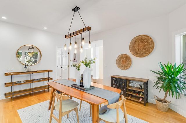 936 Mountain Blvd, Oakland, CA 94611