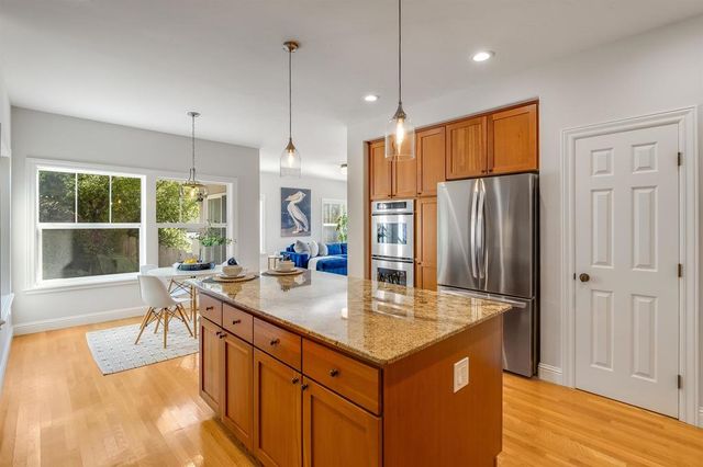 936 Mountain Blvd, Oakland, CA 94611