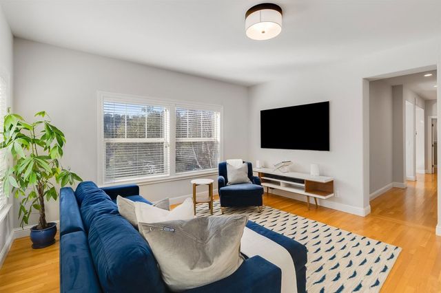 936 Mountain Blvd, Oakland, CA 94611