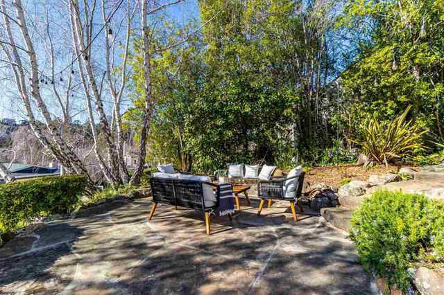 936 Mountain Blvd, Oakland, CA 94611