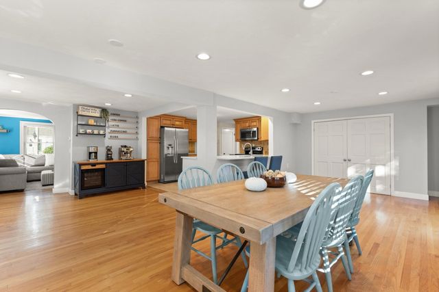6 Longworth Rd, Worcester, MA 01602
