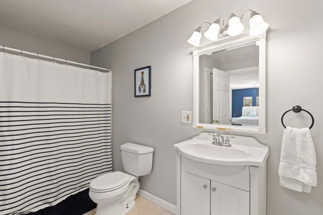 6 Longworth Rd, Worcester, MA 01602