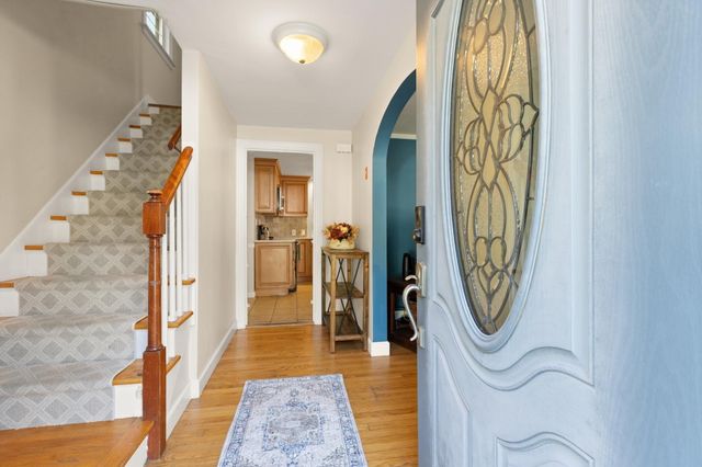 6 Longworth Rd, Worcester, MA 01602