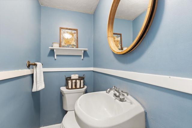 6 Longworth Rd, Worcester, MA 01602