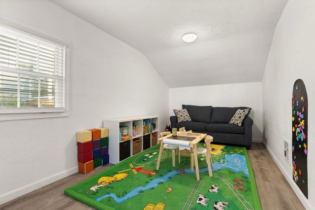 6 Longworth Rd, Worcester, MA 01602