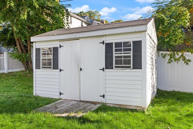 6 Longworth Rd, Worcester, MA 01602